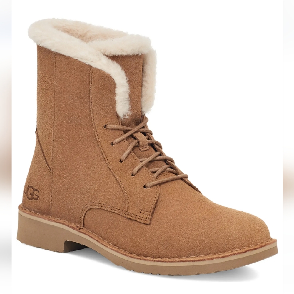 NWT UGG Quincy Shearling Lined Boot